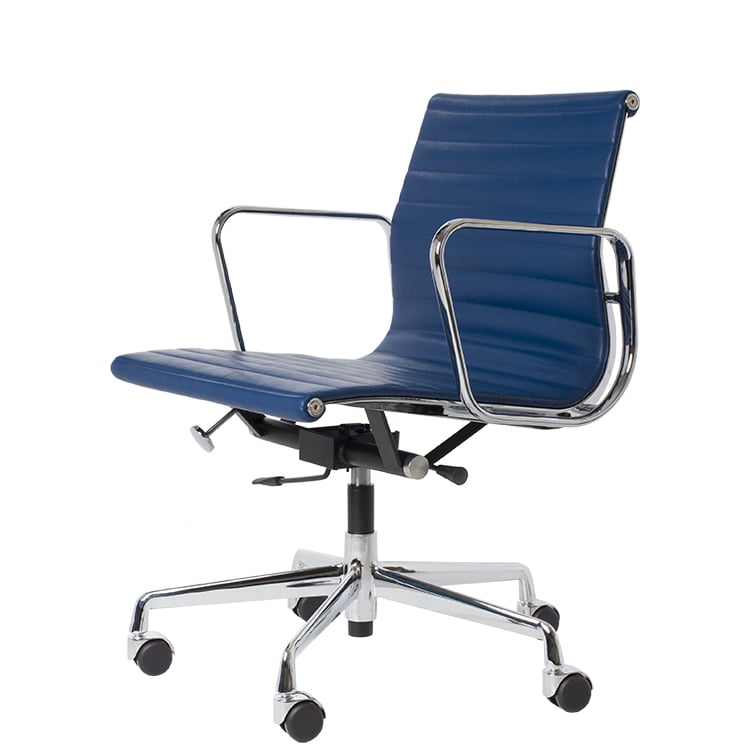 Charles Eames style, Sedia da ufficio EA117 pelle blu