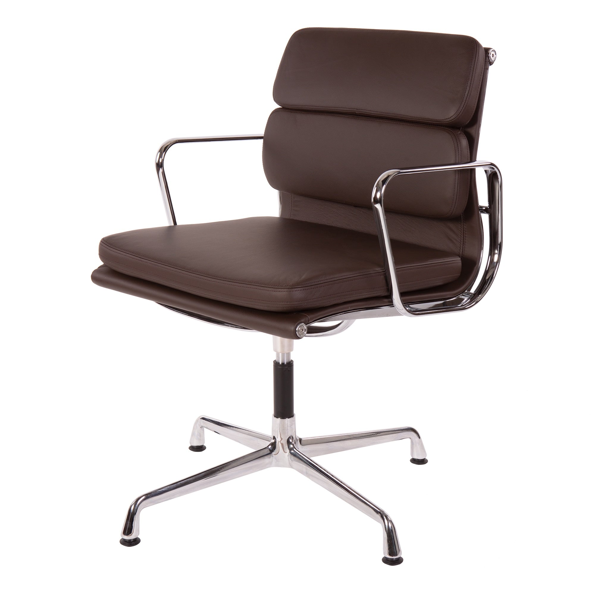 Charles Eames style, Cadeira de conferência EA208 Marrone