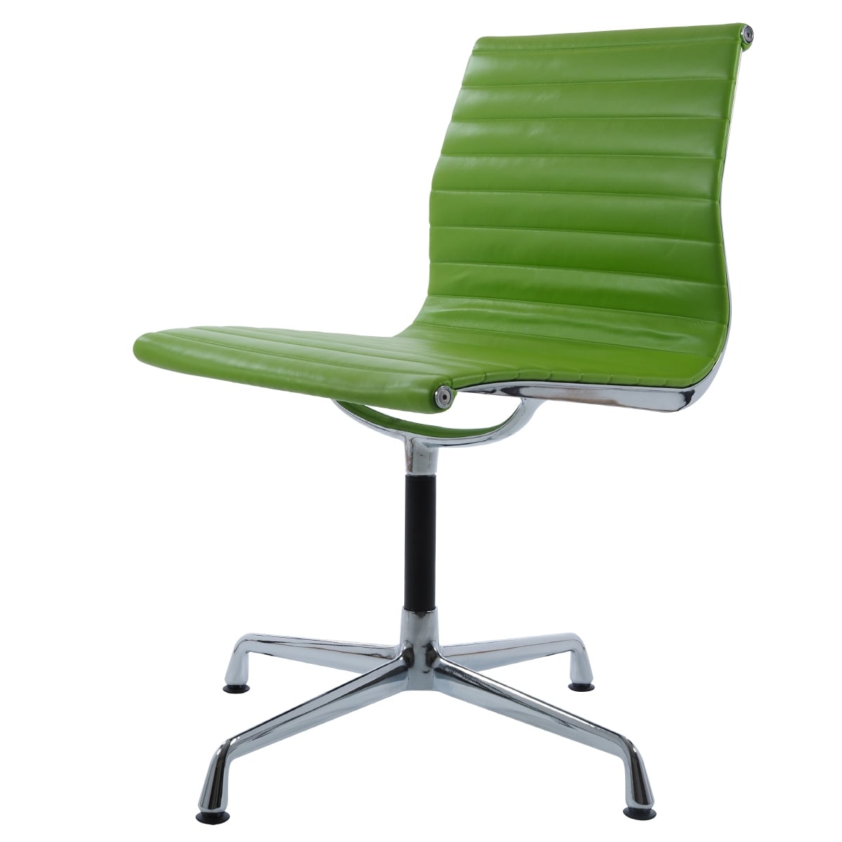 Charles Eames style, Cadeira de conferência EA105 pelle verde